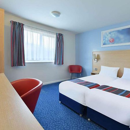 Travelodge Milton Keynes Old Stratford ห้อง รูปภาพ