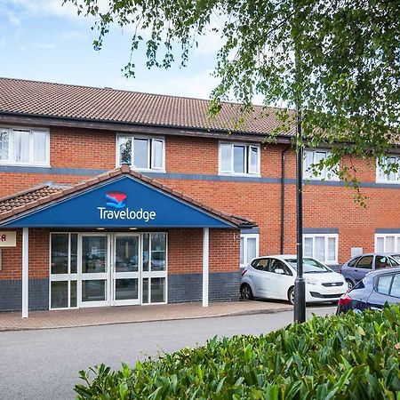 Travelodge Milton Keynes Old Stratford ภายนอก รูปภาพ