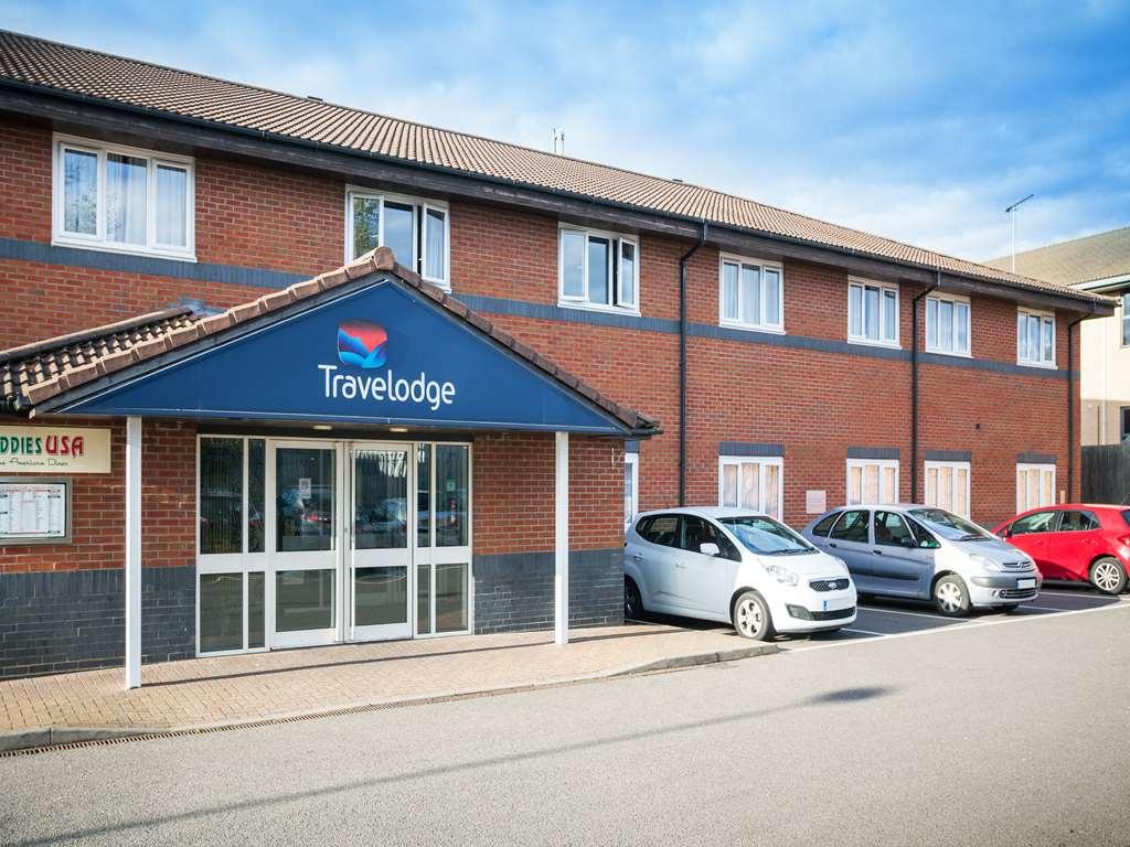 Travelodge Milton Keynes Old Stratford ภายนอก รูปภาพ