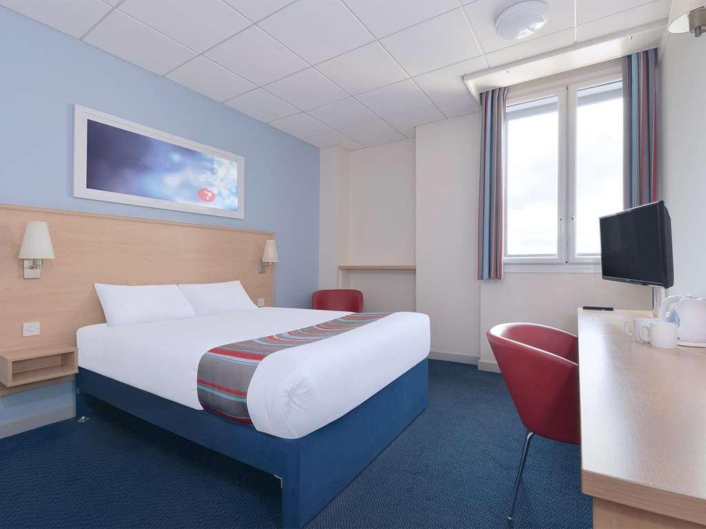 Travelodge Milton Keynes Old Stratford ห้อง รูปภาพ